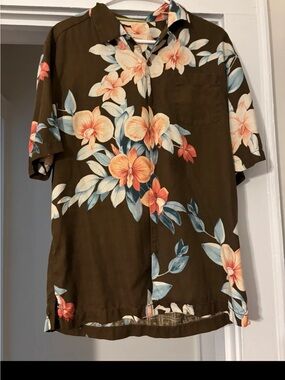 Tommy Bahama 100% Silk Short-Sleeve Button-Down Shirt with Tropical Floral Small
